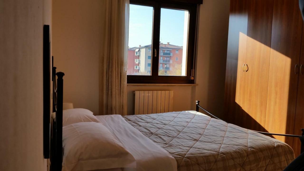 Апартаменты Bilocale Via Imola 4 Верона Экстерьер фото