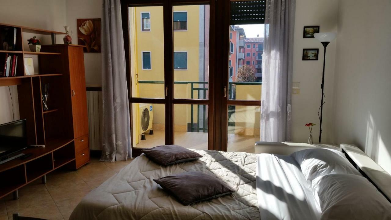 Апартаменты Bilocale Via Imola 4 Верона Экстерьер фото